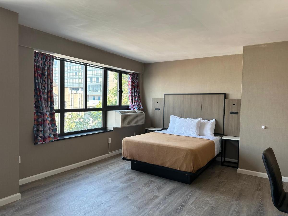 Regal Inn & Suites New York Laguardia Hotel Esterno foto