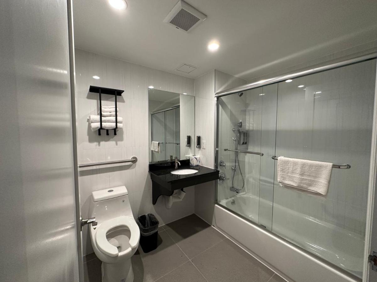 Regal Inn & Suites New York Laguardia Hotel Esterno foto
