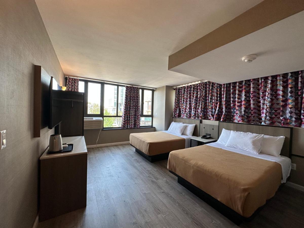 Regal Inn & Suites New York Laguardia Hotel Esterno foto