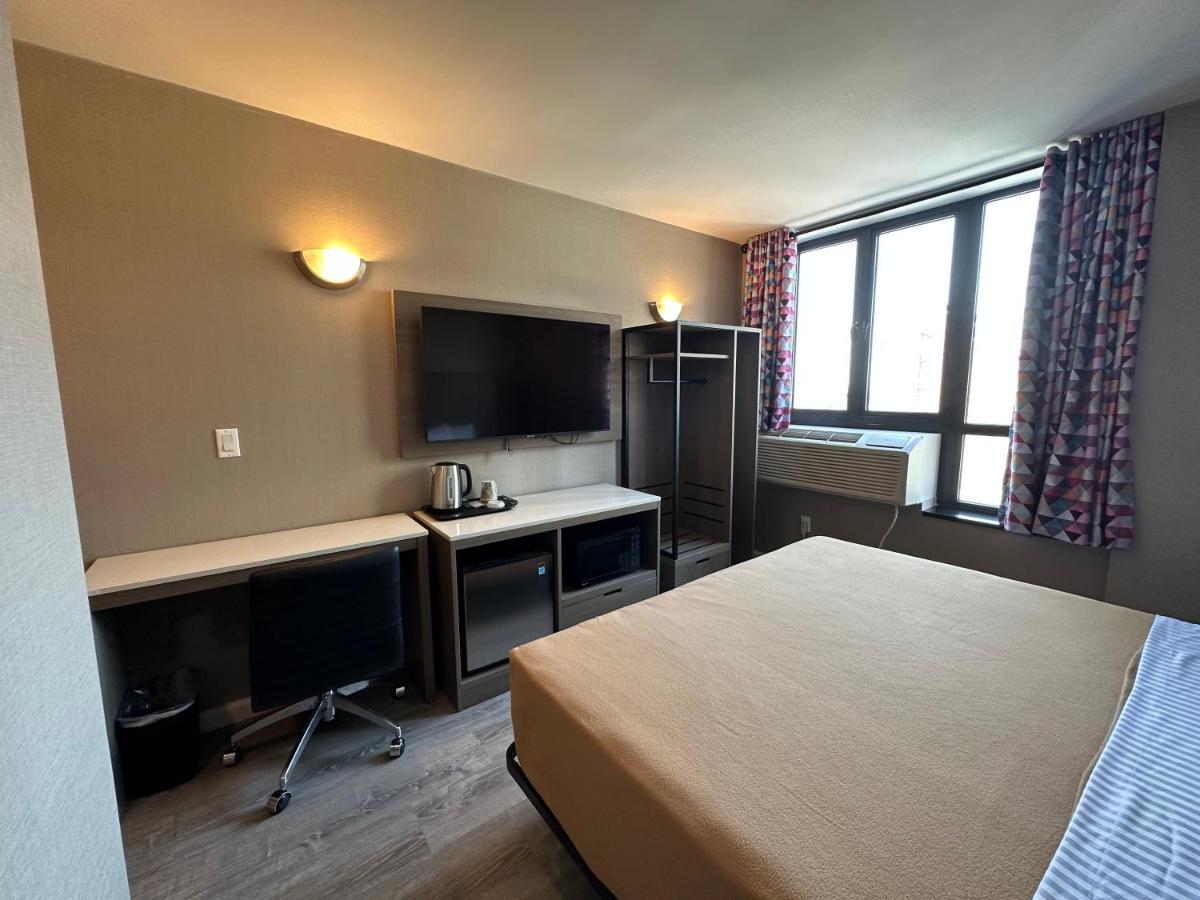 Regal Inn & Suites New York Laguardia Hotel Esterno foto