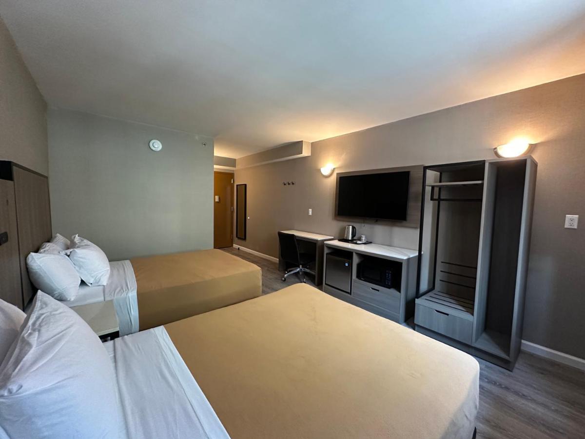 Regal Inn & Suites New York Laguardia Hotel Esterno foto