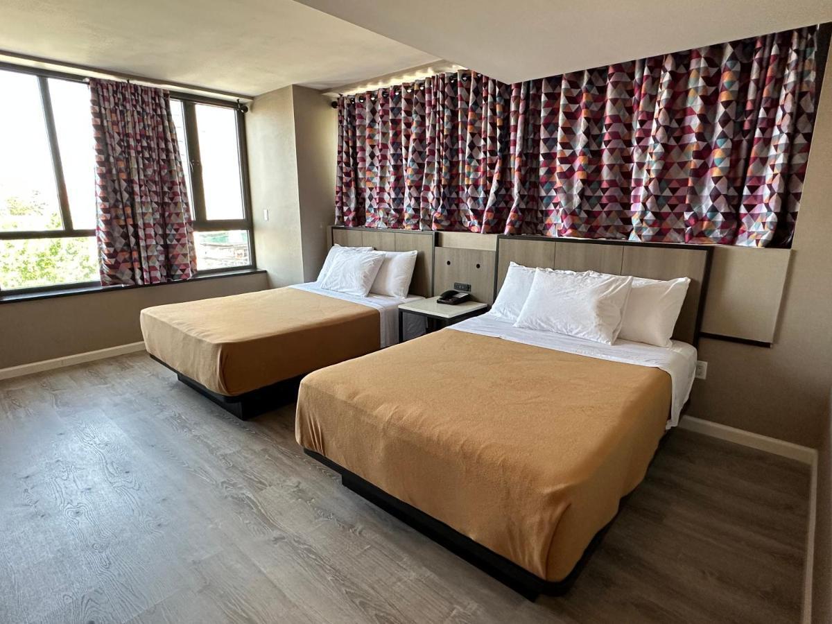 Regal Inn & Suites New York Laguardia Hotel Esterno foto